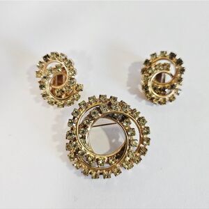 Vintage Demi Parure Open Work Green Glass Rhinestone Brooch Clip On Earring Set